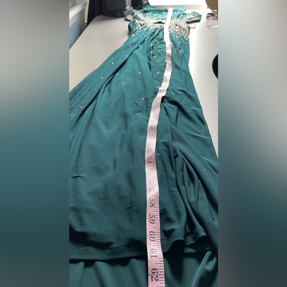 Morgan & Co Hunter Green Rhinestone Cut Out Gown Size 9/10 - Picture 12 of 15